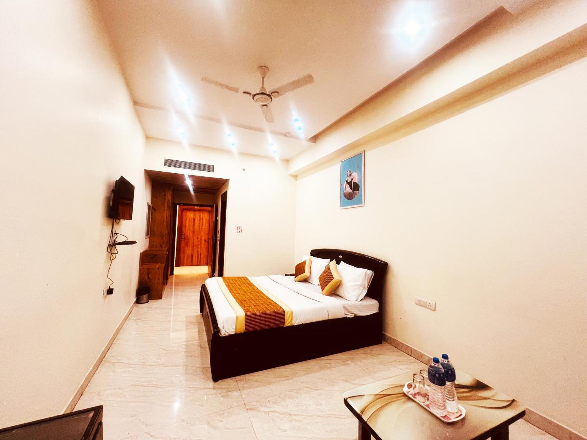 Hotel Lagoona And Banquet Hall Nueva Delhi Exterior foto