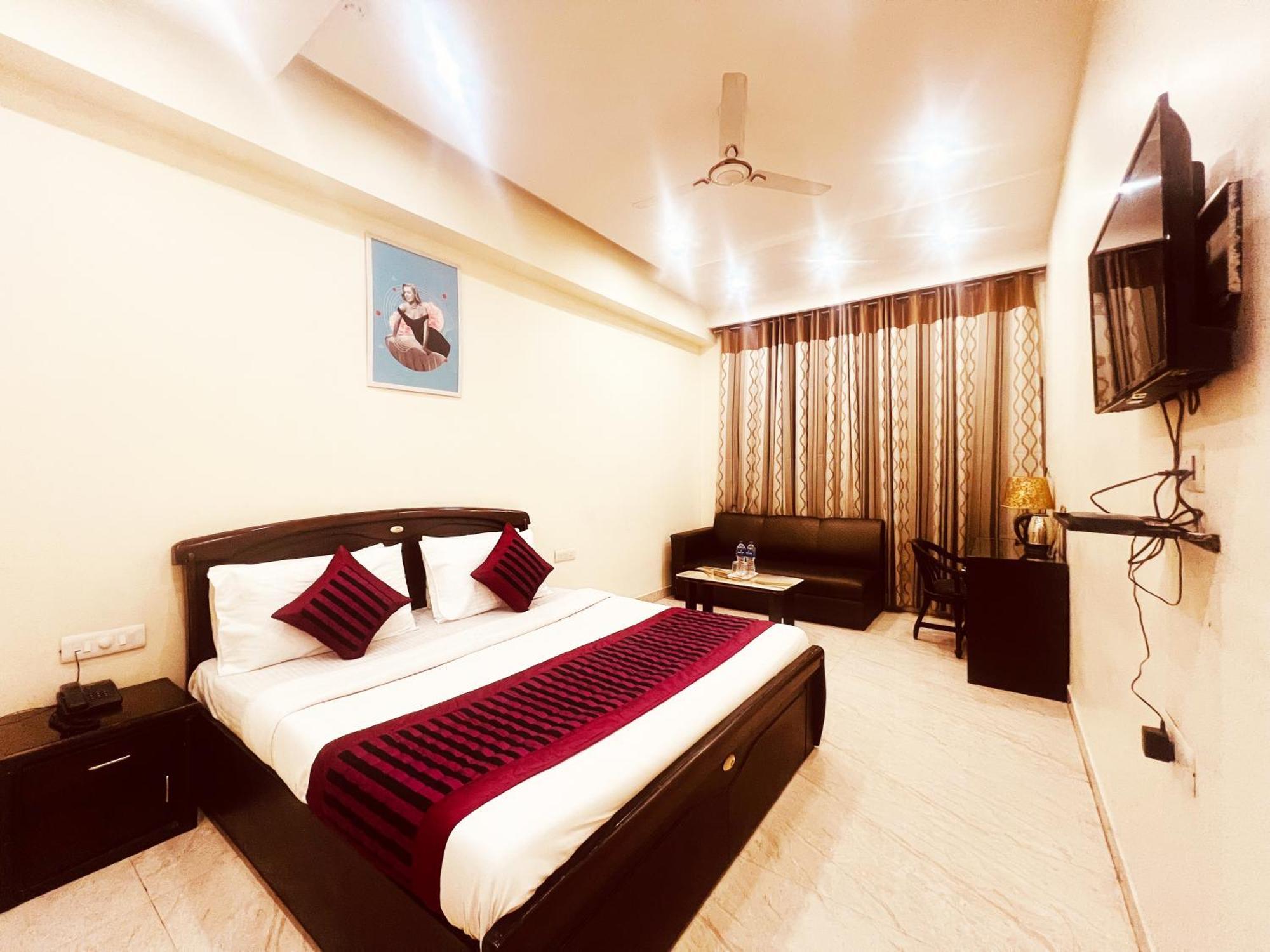 Hotel Lagoona And Banquet Hall Nueva Delhi Exterior foto